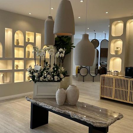 The House Hotel Al Khiran Bagian luar foto