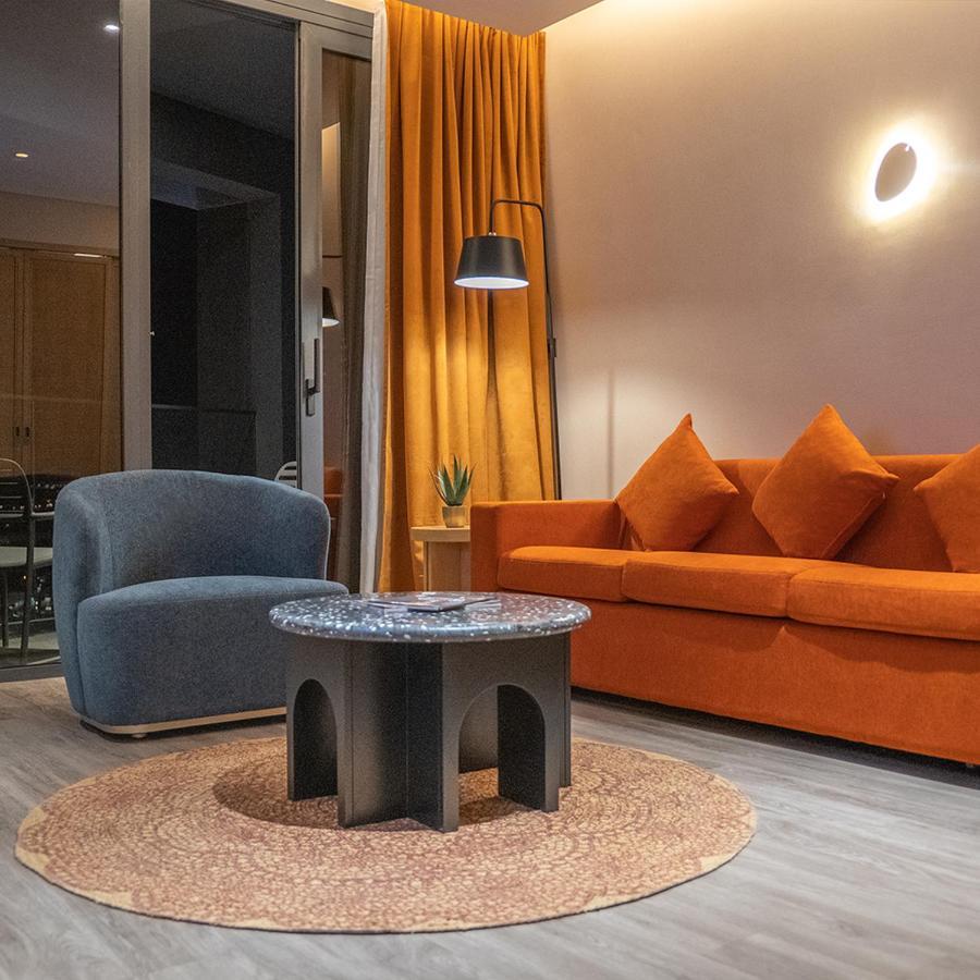 The House Hotel Al Khiran Bagian luar foto